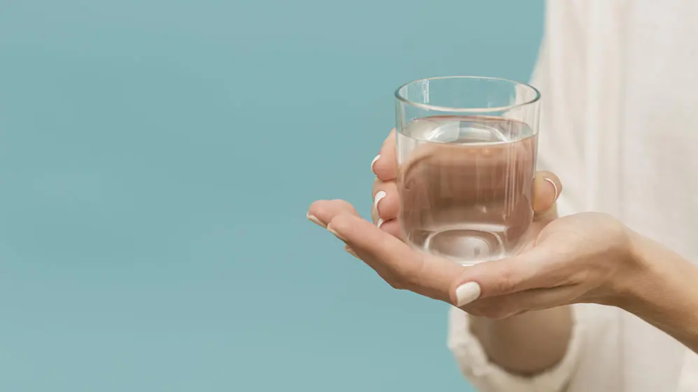 marcas de agua en botella de vidrio - Cómo saber si el agua de botella es buena