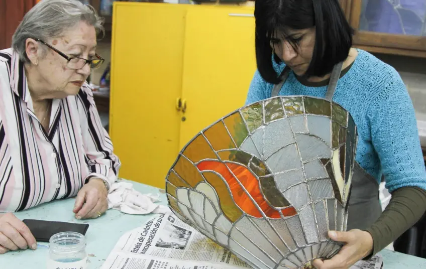 escuela municipal del vidrio - Cómo se llama el trabajo del vidrio