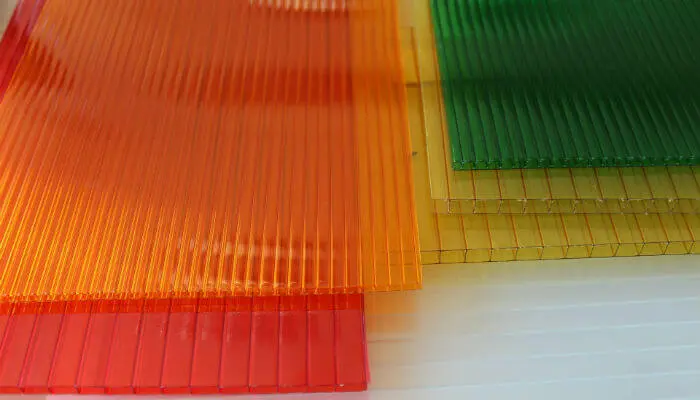como se llama el vidrio de plastico - Existe algo llamado vidrio plástico