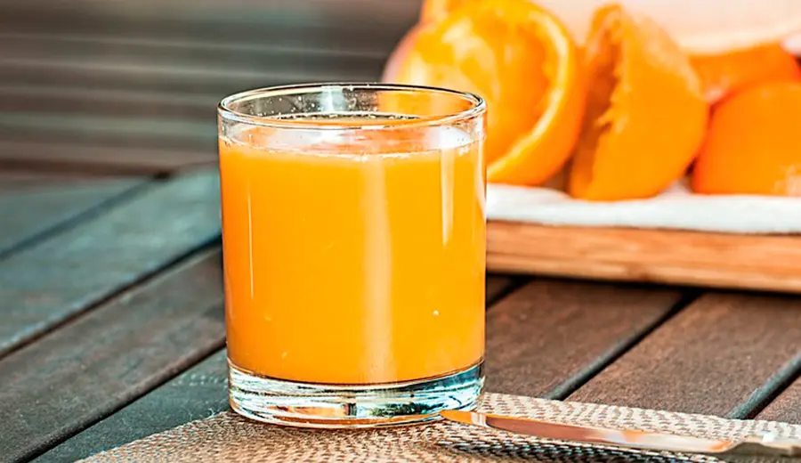jugo de naranja en botella de vidrio - Qué contiene el jugo de naranja embotellado