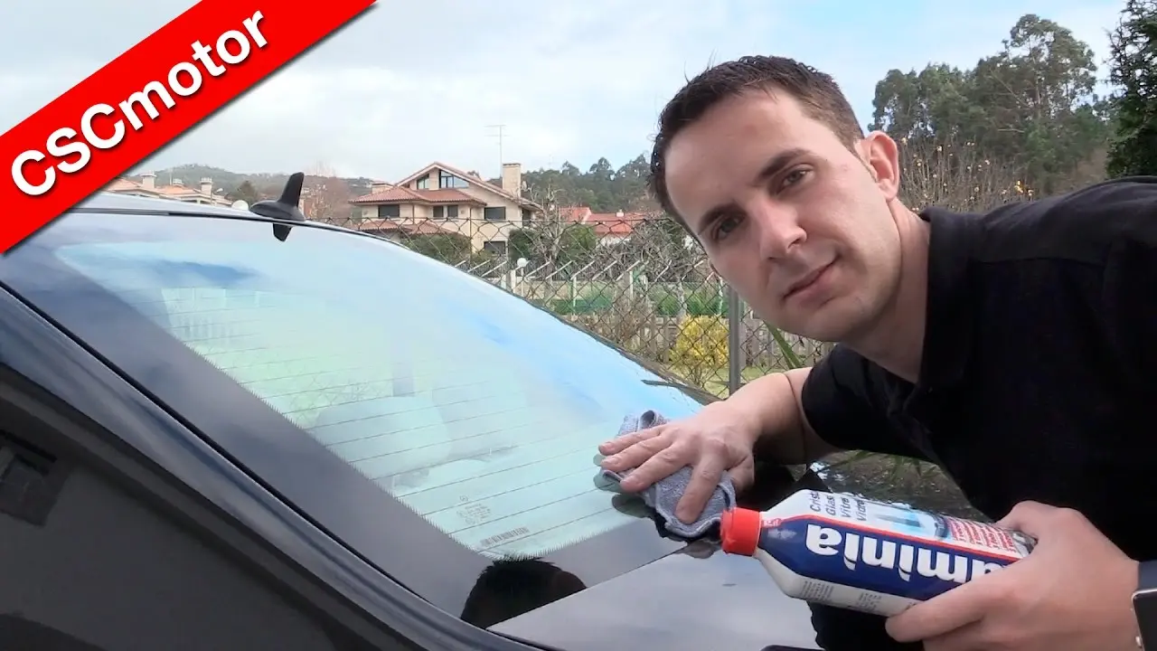 como sacar las manchas del vidrio del auto - Qué es bueno para limpiar el cristal del carro
