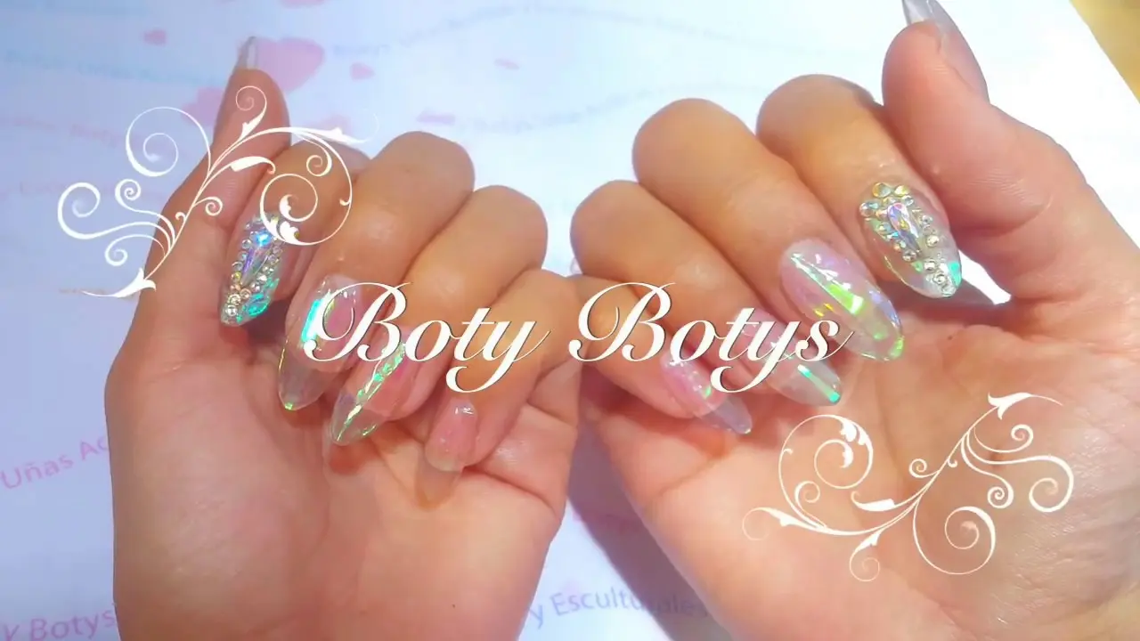 Uñas Efecto Espejo: La Guía Definitiva para Lograr un Brillo Deslumbrante - Qué es el efecto espejo en uñas acrílicas efecto vidrio roto uñas - Qué es el efecto espejo en uñas acrílicas