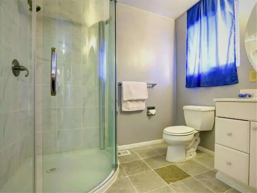 canceles para baño vidrio templado - Qué material es mejor para cancel de baño