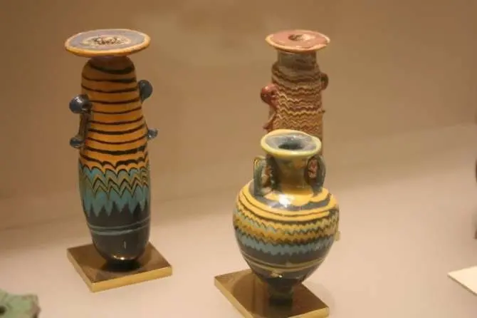 vidrio en egipto - Qué materiales se usaban en Egipto