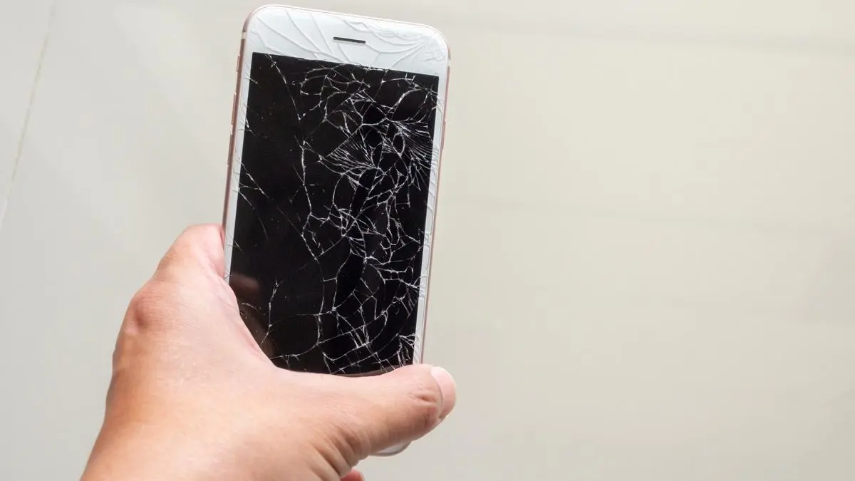 que pasa si se rompe el vidrio del celular - Qué pasa si usas el celular con la pantalla rota