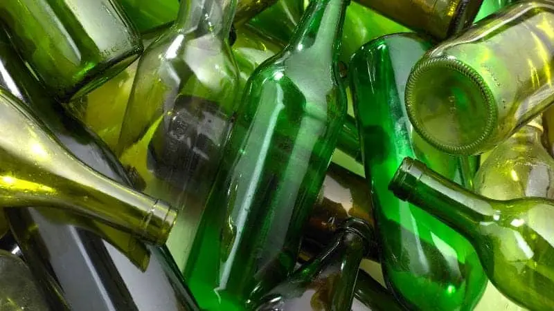 el vidrio es un material biodegradable - Qué tan biodegradable es el vidrio