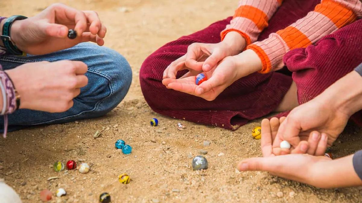 origen de las bolitas de vidrio - Quién creó las bolitas